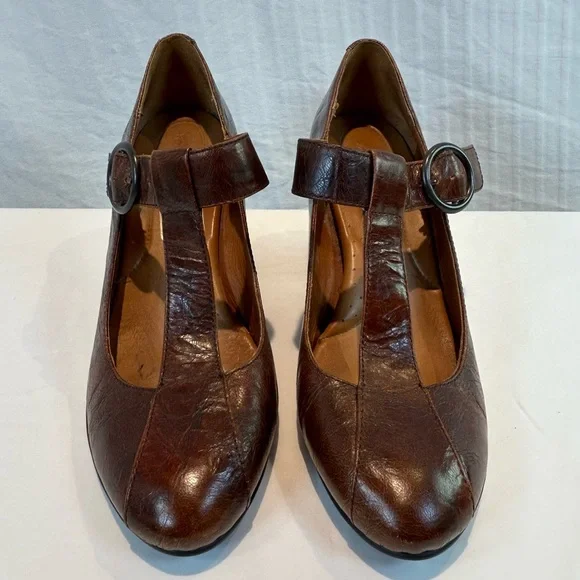 Born BOC Chestnut Brown Leather Mary Jane Style T Strap Heels - Picture 5 of 11